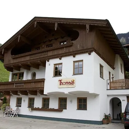 Thomas Apartment